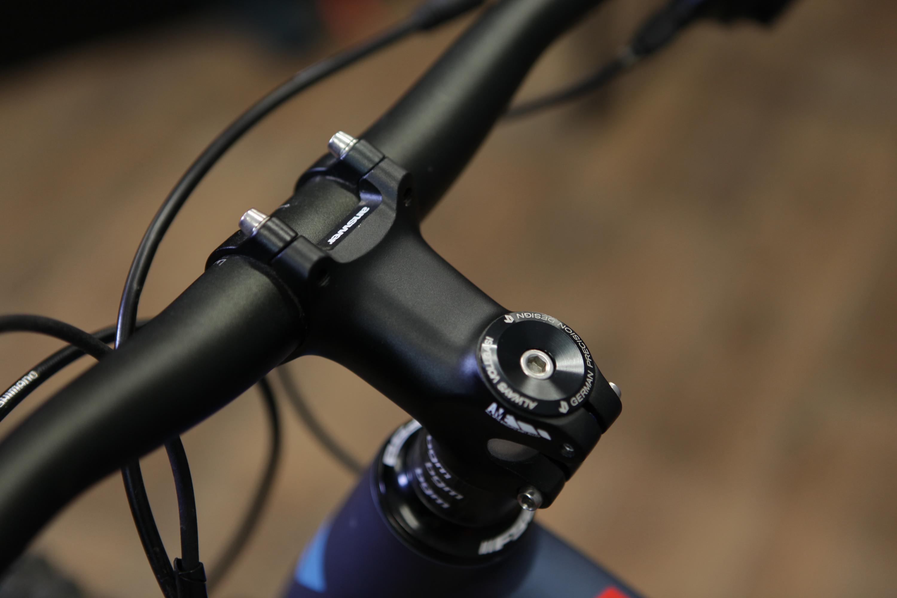 A-head kormányszár beállítása