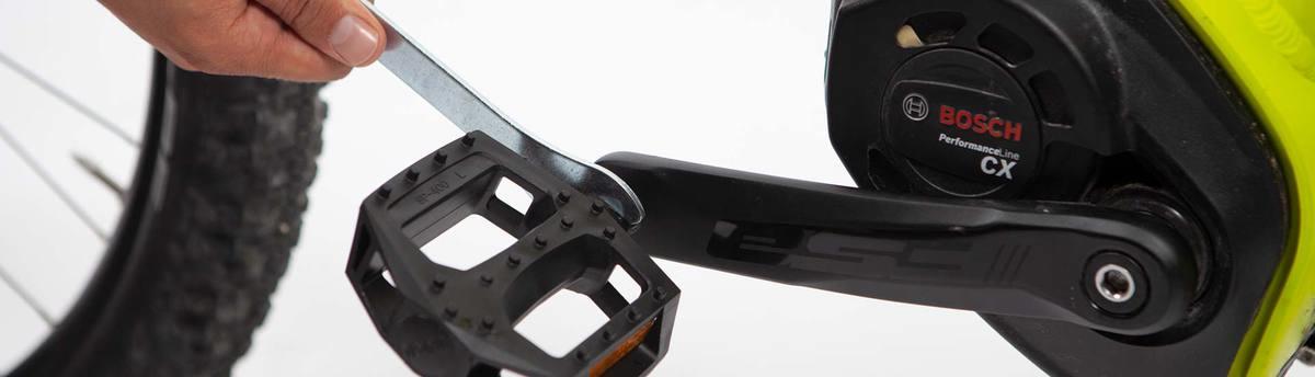 Kerékpárpedálok cseréje